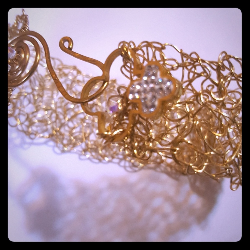 Golden brazalet